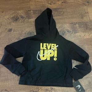 NWT nike girls level up hoodie-5 sizes available
